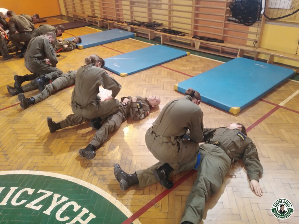 Szkolenie klas OPW z pierwszej pomocy na polu walki